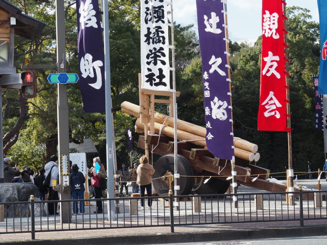 外宮表参道口に展示されたお木曳車(奉曳車)