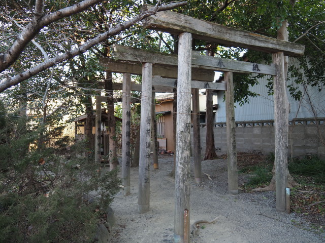 矢津奈賀稲荷大明神(伊勢市御薗町高向)