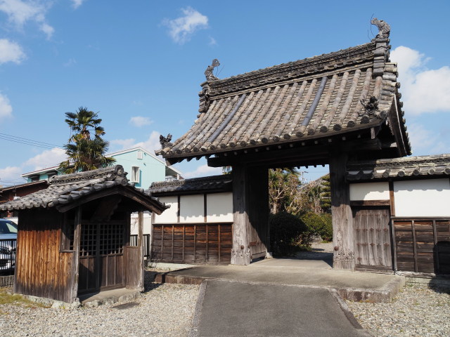 稲荷大明神と等観寺山門(伊勢市八日市場町)
