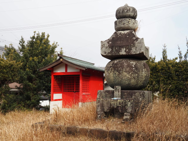 清丸稲荷神社(伊勢市楠部町)と大五輪の五輪塔