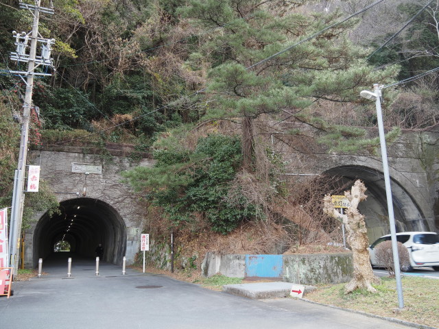 二見隧道と新二見隧道(国道42号)